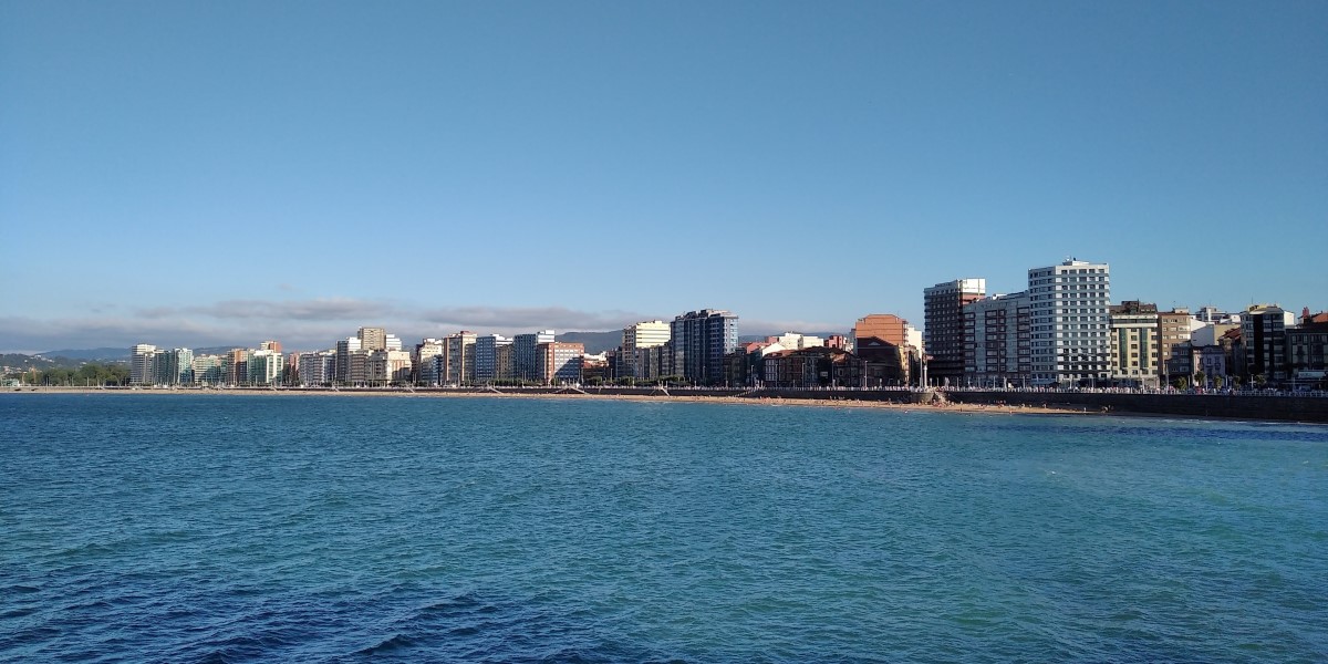 Vista de Gijón desde el mar