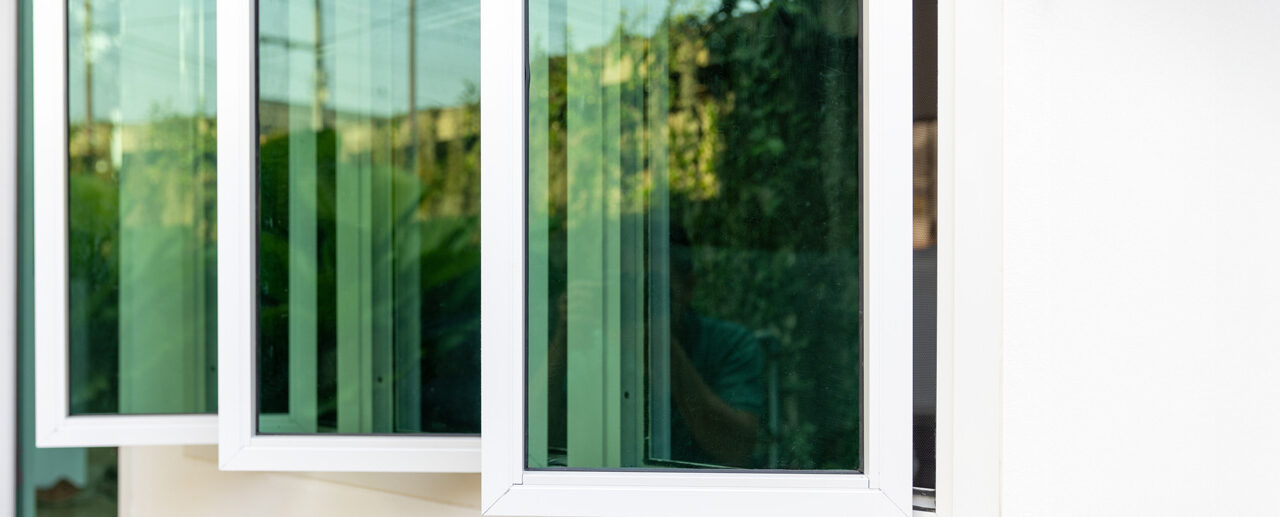 Ventanas oscilobatientes: funcionamiento, ventajas y tipos