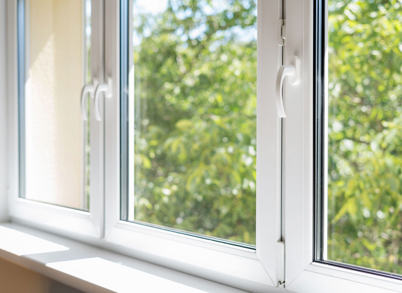 Vivir en silencio: cómo elegir ventanas para reducir el ruido urbano