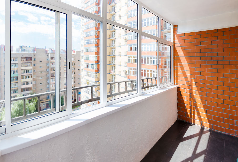 Ventanas correderas vs abatibles: guía comparativa
