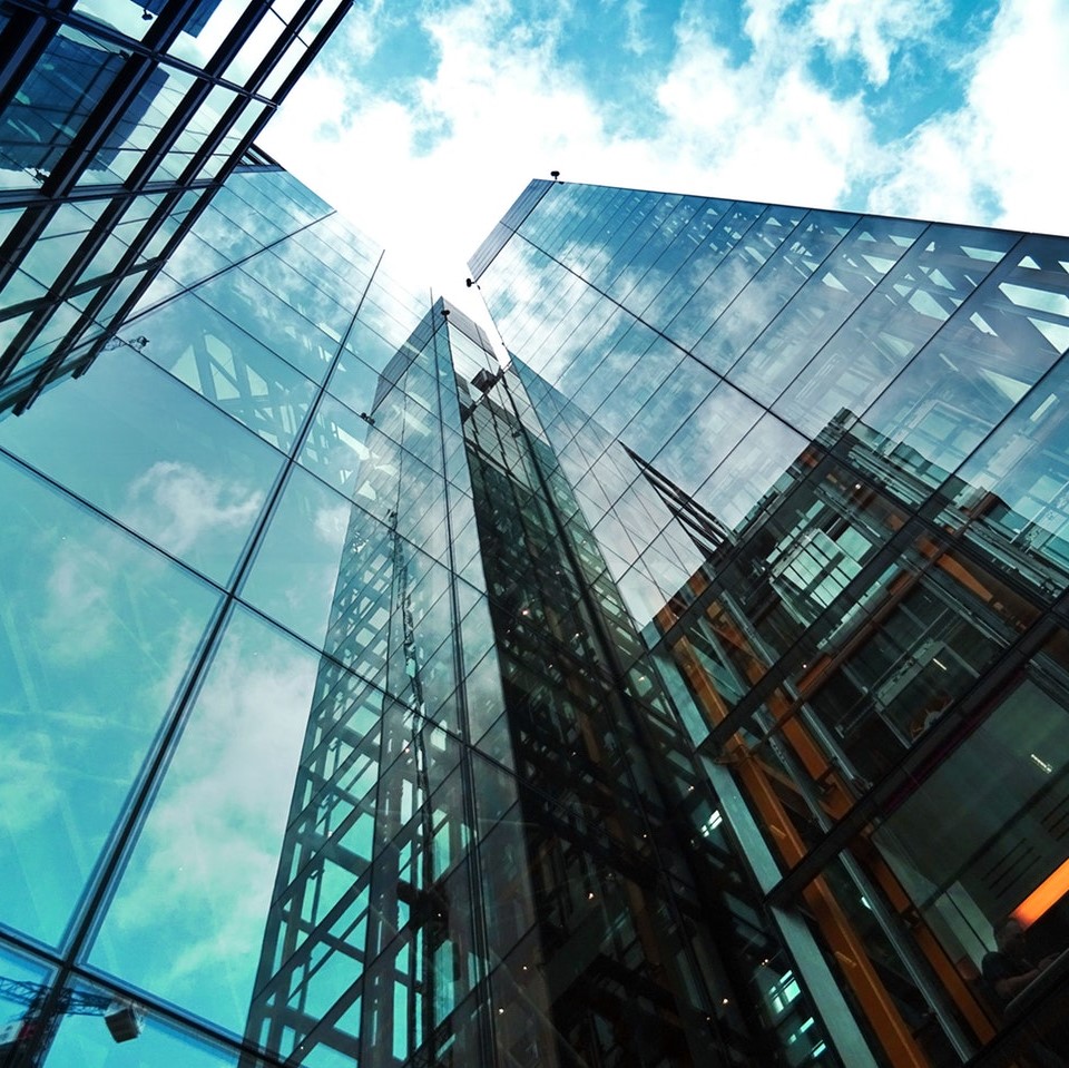 https://climalit.es/blog/wp-content/uploads/2025/10/ventanas-triple-acristalamiento-aislamiento-termico-climalit.jpeg