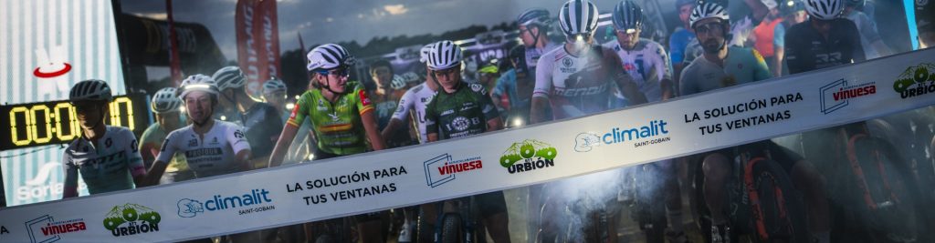 Ciclistas en la línea de salida de la BTT Urbión 2025 con gran ambiente competitivo