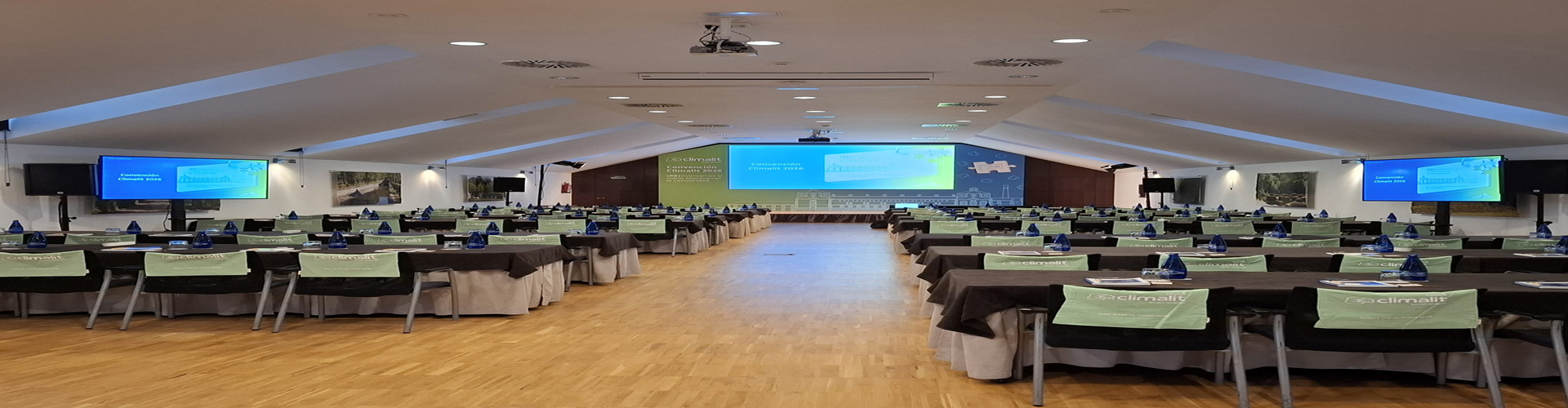 Vista general de la Convención Climalit 2026 con asistentes y escenario principal