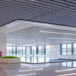Vista general del Hospital Viamed Tarragona con 800 m² de acristalamiento COOL-LITE® de alta selectividad