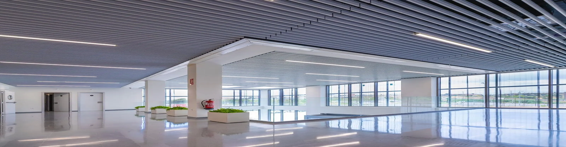 Vista general del Hospital Viamed Tarragona con 800 m² de acristalamiento COOL-LITE® de alta selectividad